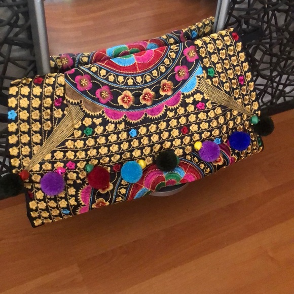 Embroidered Pom Pom flower clutch bag. - Picture 4 of 8